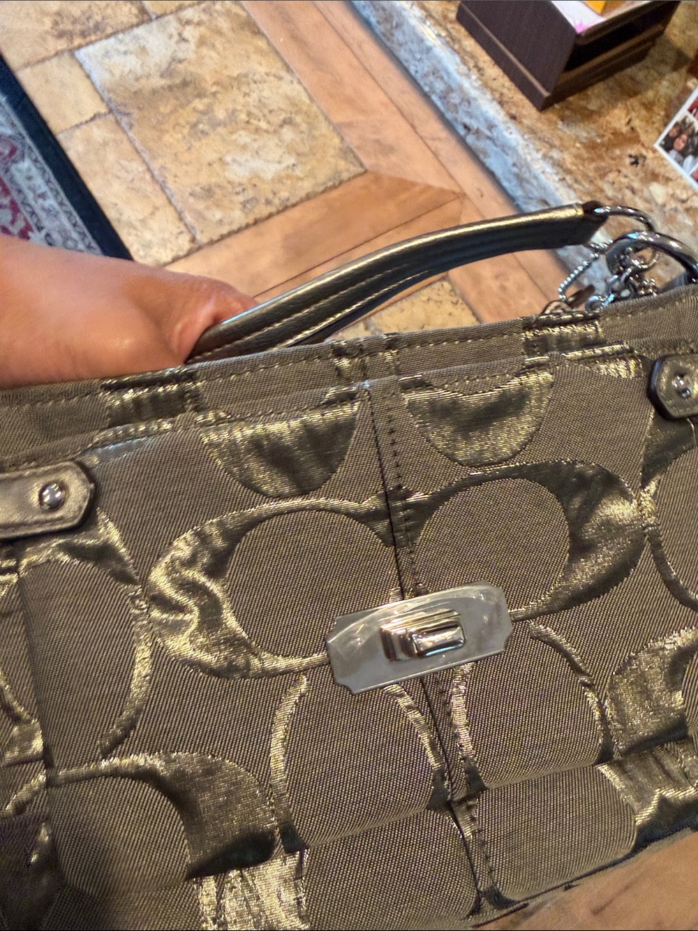Chain-Handle Shoulder Bag in Metallic Gray - Picture 5 of 14